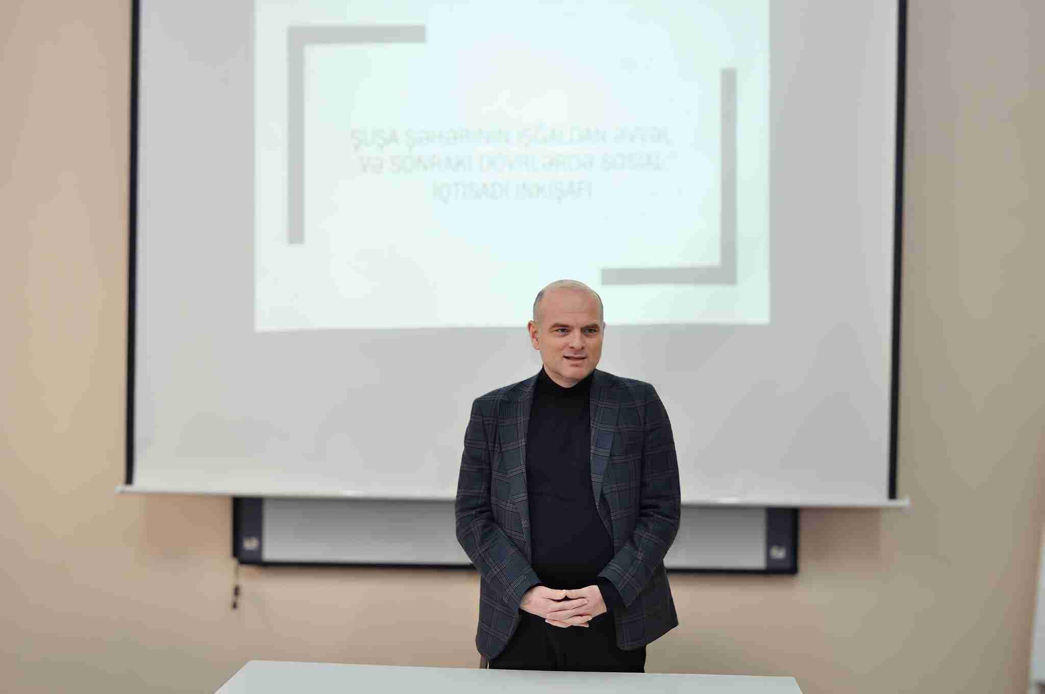 В УОЮ прошла конференция на тему «Обеспечение социально-экономического развития на территориях Азербайджана, освобожденных от оккупации – взгляд студентов»