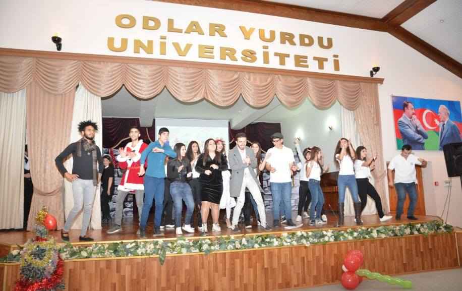 Odlar Yurdu Üniversitesi'nde 'Bu yılın son gülüşü' adlı bayram etkinliği düzenlendi
