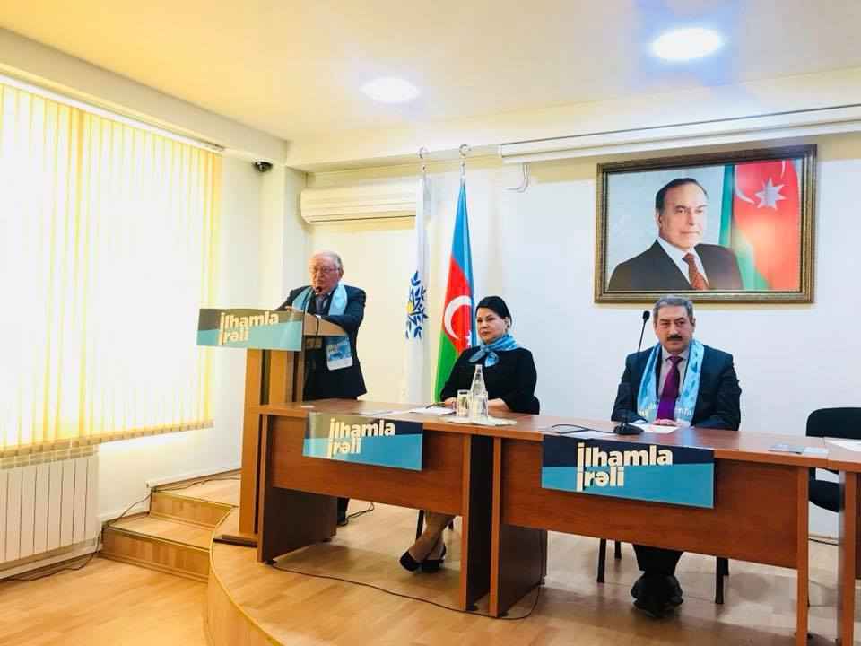 Odlar Yurdu Üniversitesi'nin rektörü, Prof. Dr. Ahmet Veliyev, kadın seçmenlerle yapılan toplantıya katılmıştır