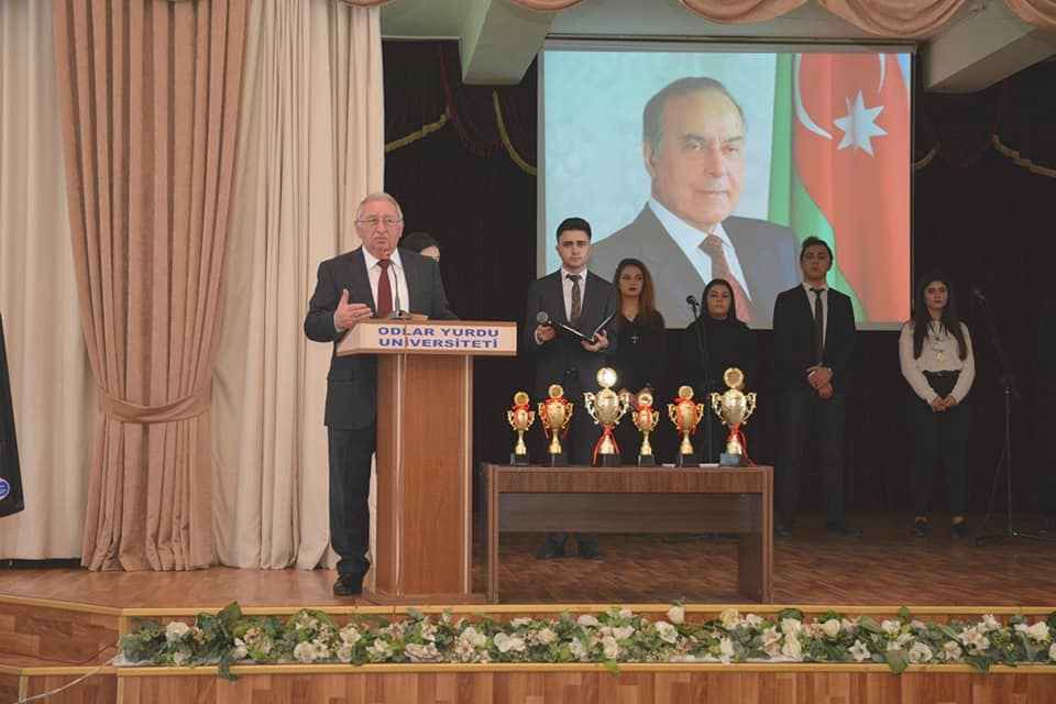 Odlar Yurdu Üniversitesi'nde Haydar Aliyev'in anma gününe ithafen bir etkinlik düzenlendi