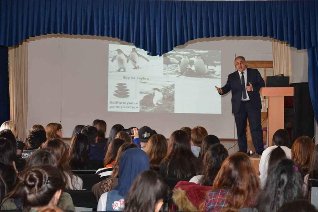 Odlar Yurdu Üniversitesi'nde tanınmış bir nörolog seminer düzenledi