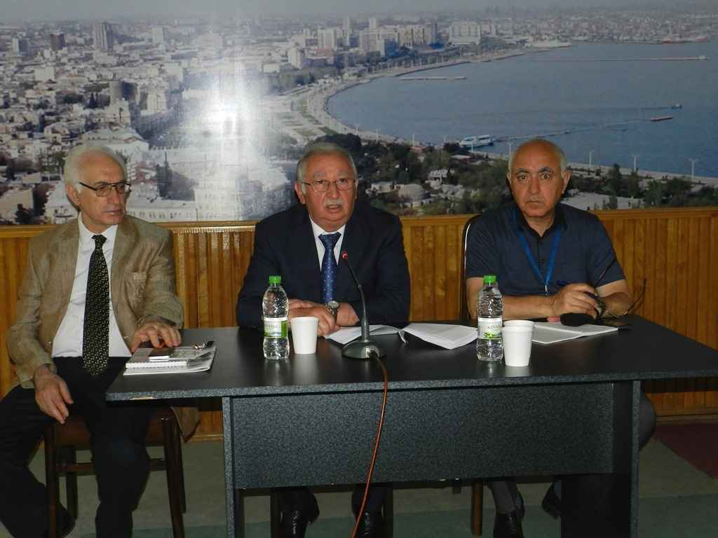 Odlar Yurdu Üniversitesi'nde pedagojik kadronun attestasyonu gerçekleştirilmektedir