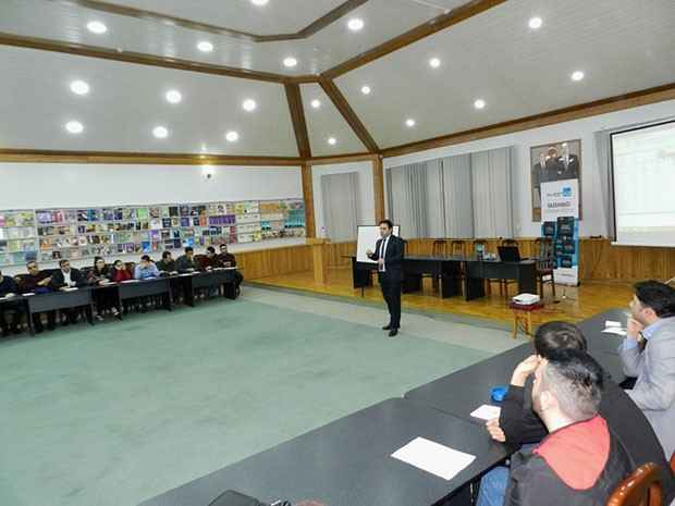 В УОЮ проведен семинар на тему "Практическая деятельность на финансовых рынках Азербайджанской Республики и достигнутые успехи"