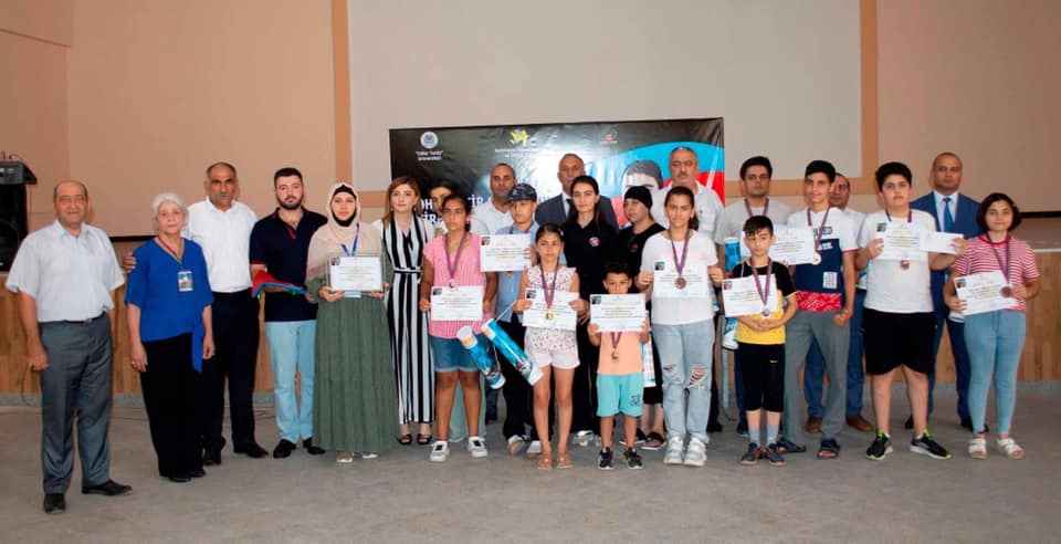 Odlar Yurdu Üniversitesi'nde, şehit Zakir Ceferov'un anısına adanmış bir satranç turnuvası düzenlendi