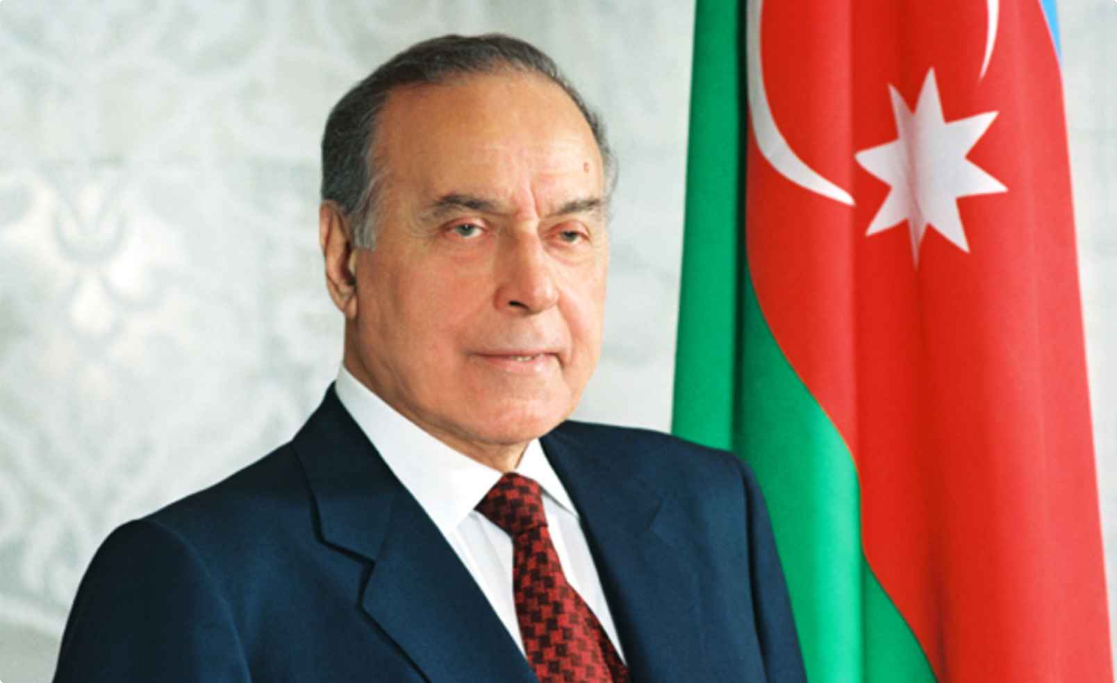 Bugün Azerbaycan tarihinin en büyük şahsiyetlerinden biri, Ümummilli Lider Heydər Əliyevin doğum günü