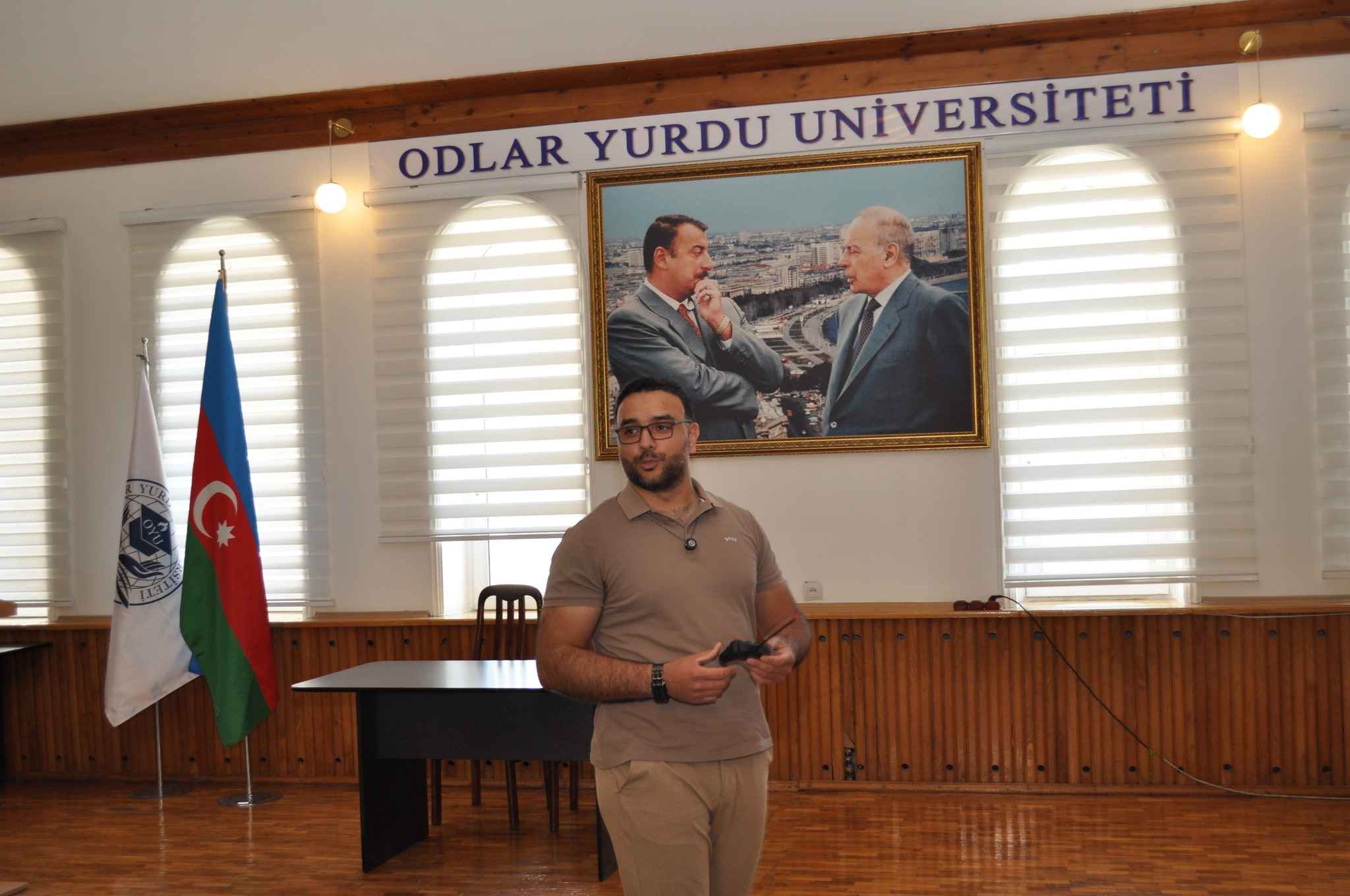 Odlar Yurdu Üniversitesi’nde “Pazarlamacılar neden herkesden daha fazla kazanıyor?” konulu seminer düzenlendi