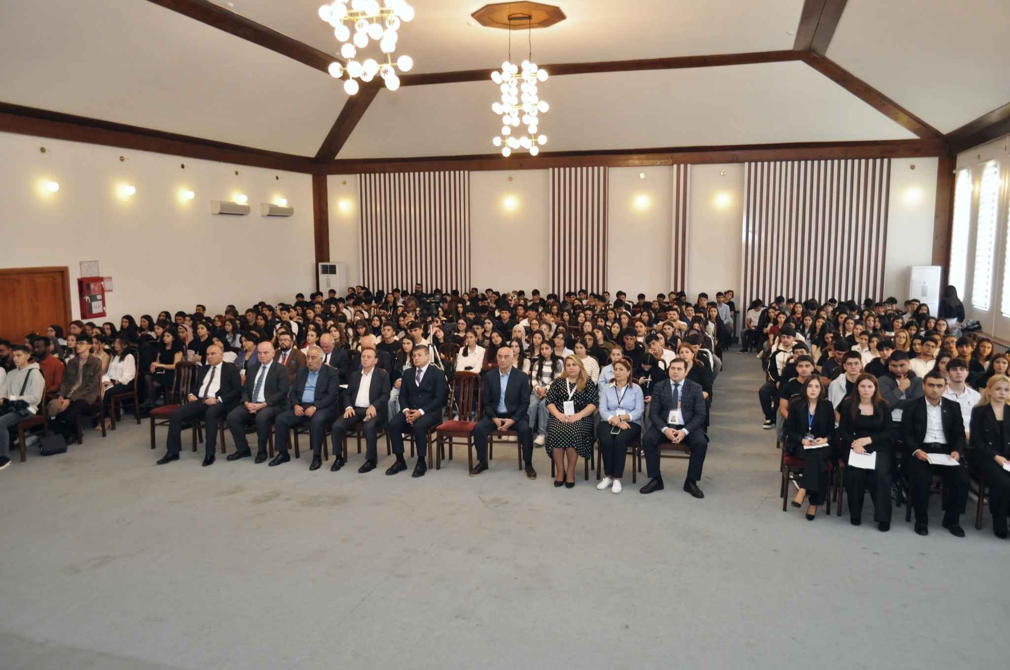 Odlar Yurdu Üniversitesi'nde “Azerbaycan’ın Kaderini Değiştiren Tarih” Başlıklı Konferans Düzenlendi
