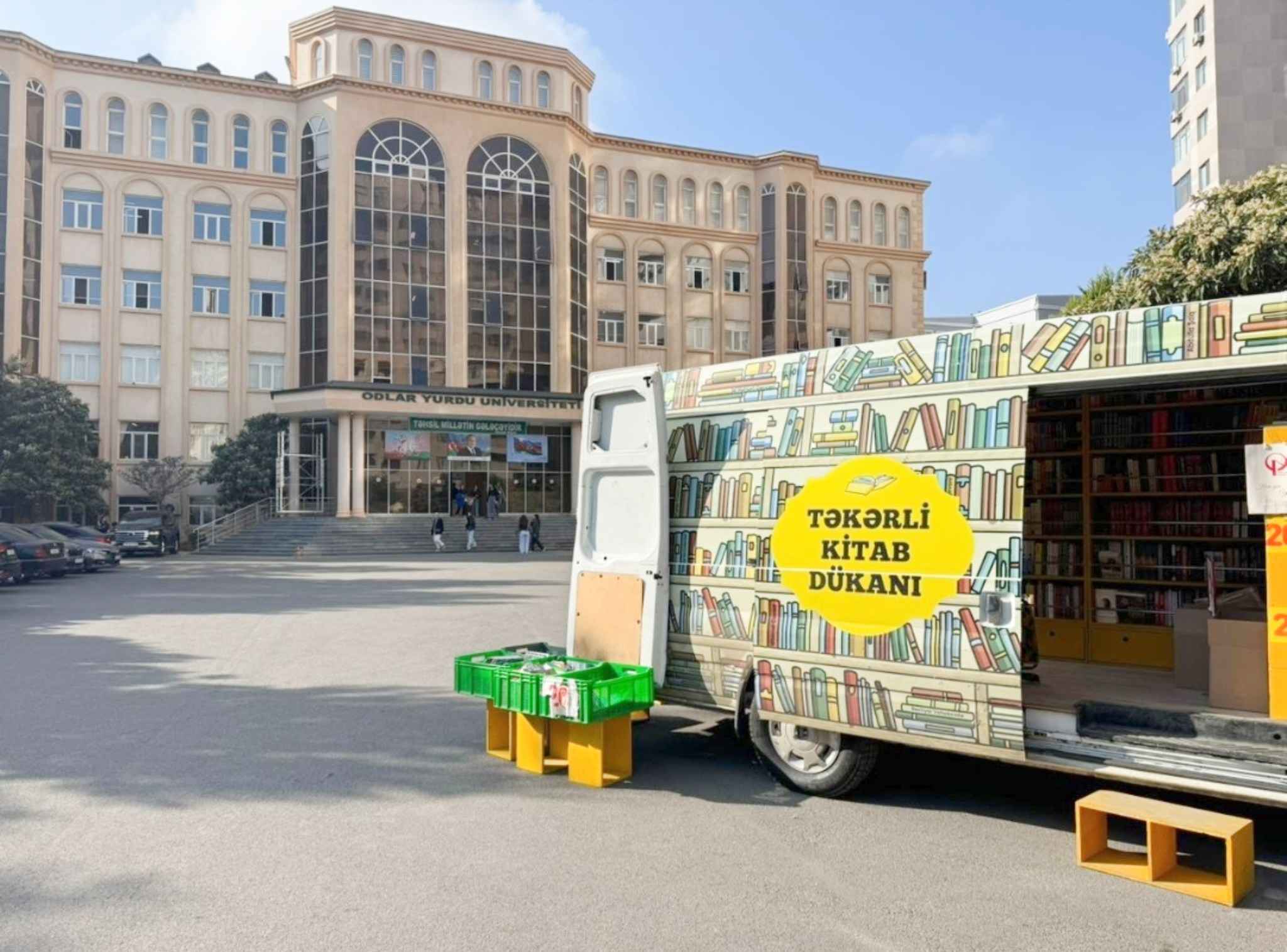 OYU-da “Karyera Həftəsi – 2025” çərçivəsində kitab sərgisi keçirilmişdir