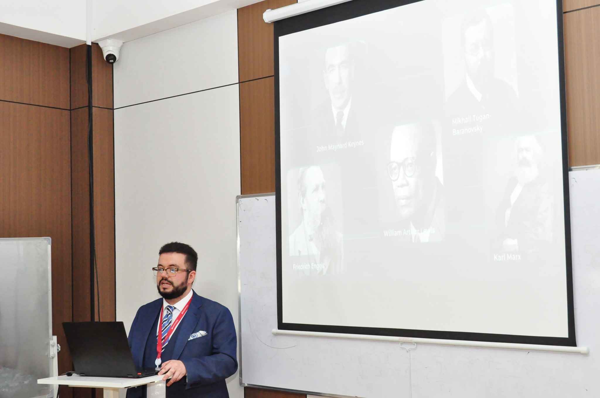 Odlar Yurdu Universitetində elmi-metodiki seminar keçirilmişdir