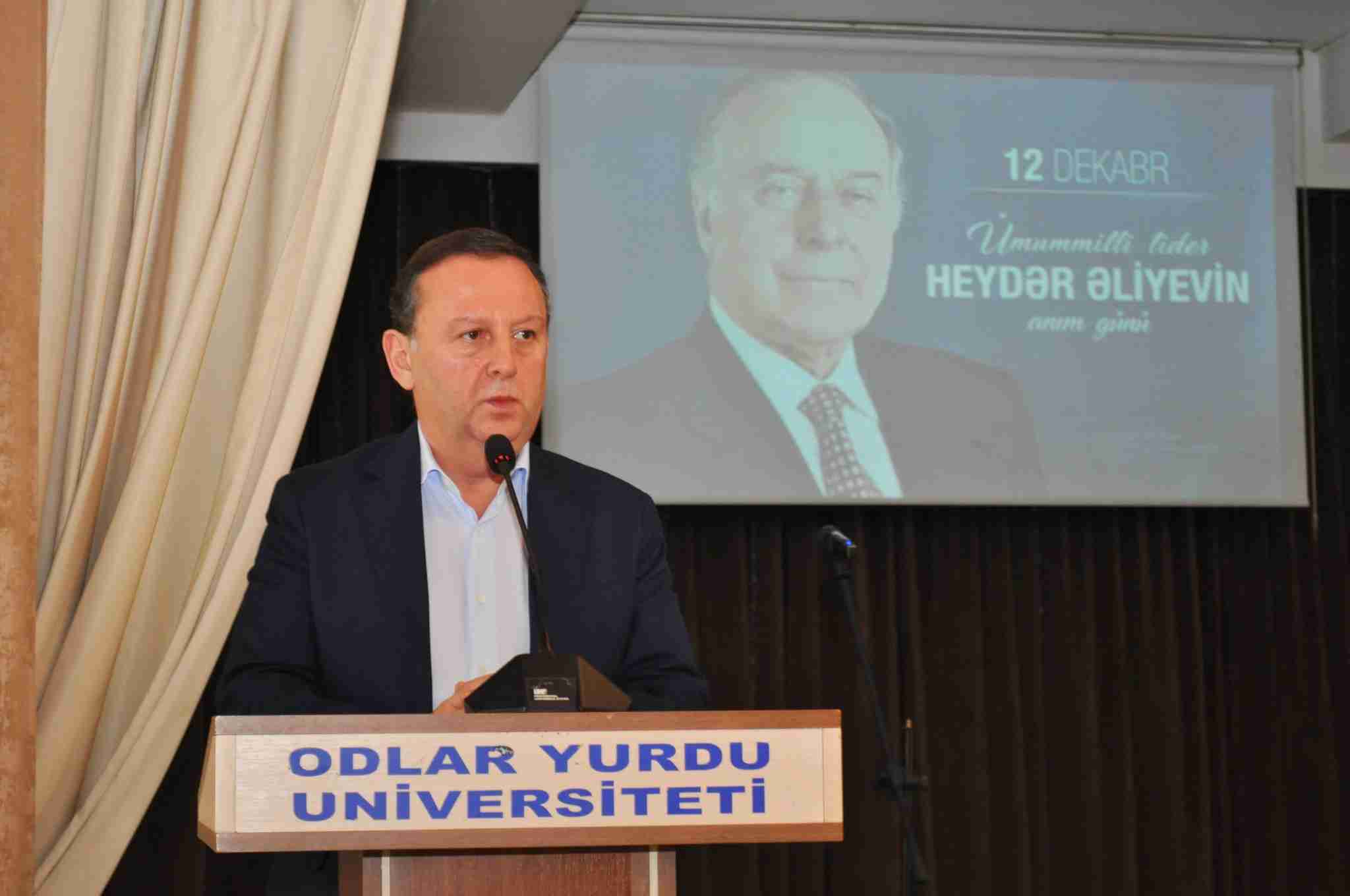 OYU-da Ulu Öndər Heydər Əliyevin anım gününə həsr olunmuş tədbir keçirilmişdir