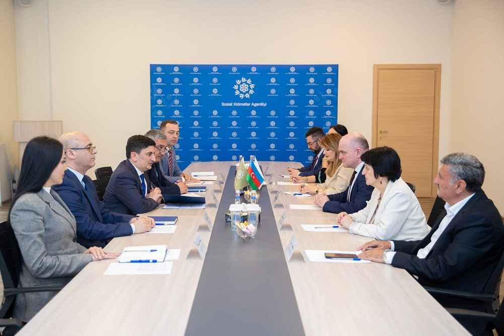OYU əməkdaşları Sosial Xidmətlər Agentliyində keçirilən görüşdə iştirak edib