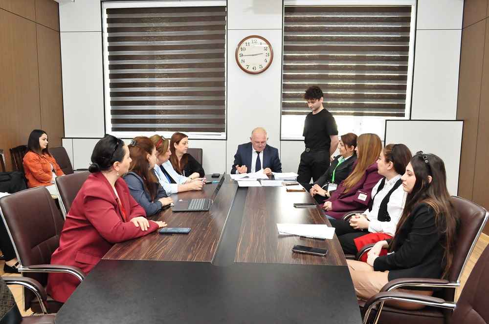 OYU-da magistrantların ilkin dissertasiya müzakirəsi keçirilib