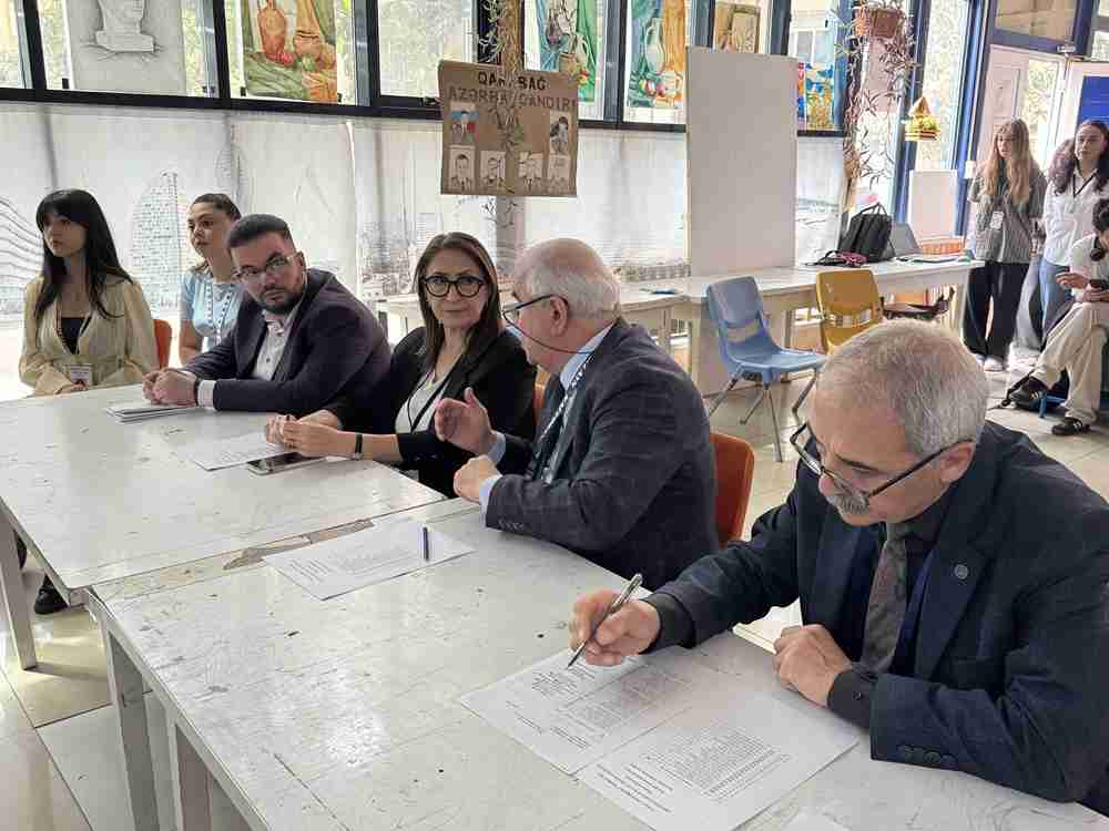 OYU-da Dizayn ixtisası üzrə istehsalat təcrübəsinin yekun qiymətləndirilməsi keçirilib